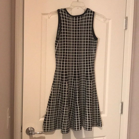 Dress - Picture 4 of 4